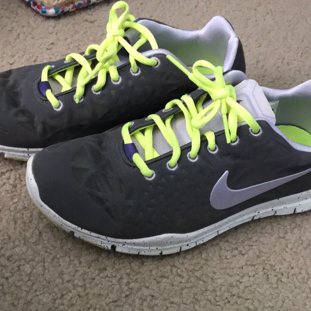 Nike Tennis Shoes